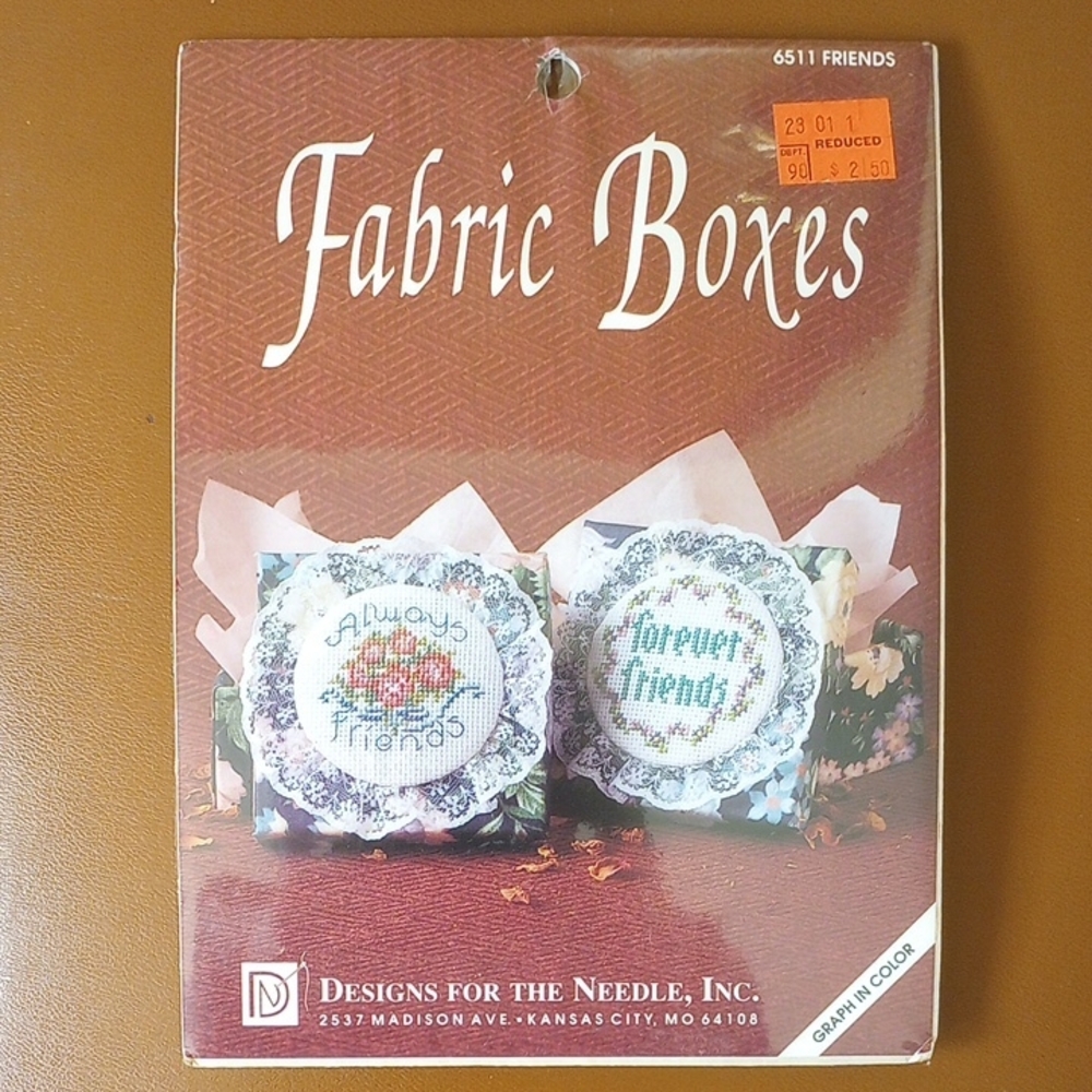 NWT Fabric Boxes Counted Cross Stitch Kit.  Designs for the Needle #6511 Friends